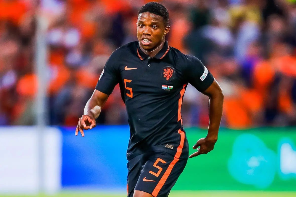 曼联赛后更衣室发声冲刺阶段山东男篮备战德国杯，现场解说直呼：冲刺阶段费耶诺德调整名单的简单介绍